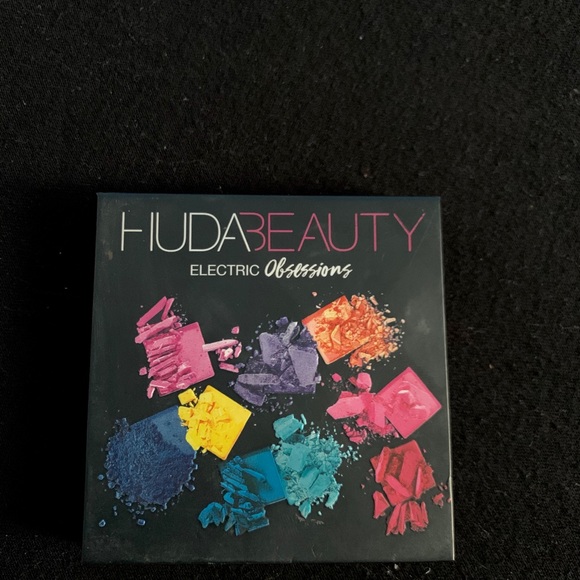 Huda Beauty Electric Obsessions Palette - Picture 2 of 4